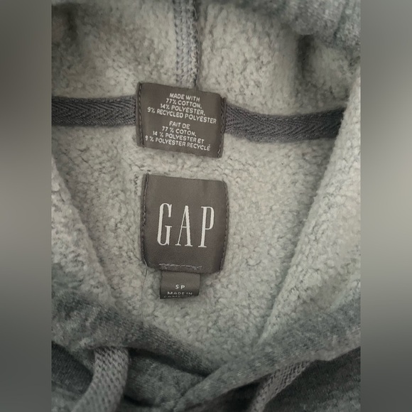 Grey gap hoodie - Picture 2 of 2